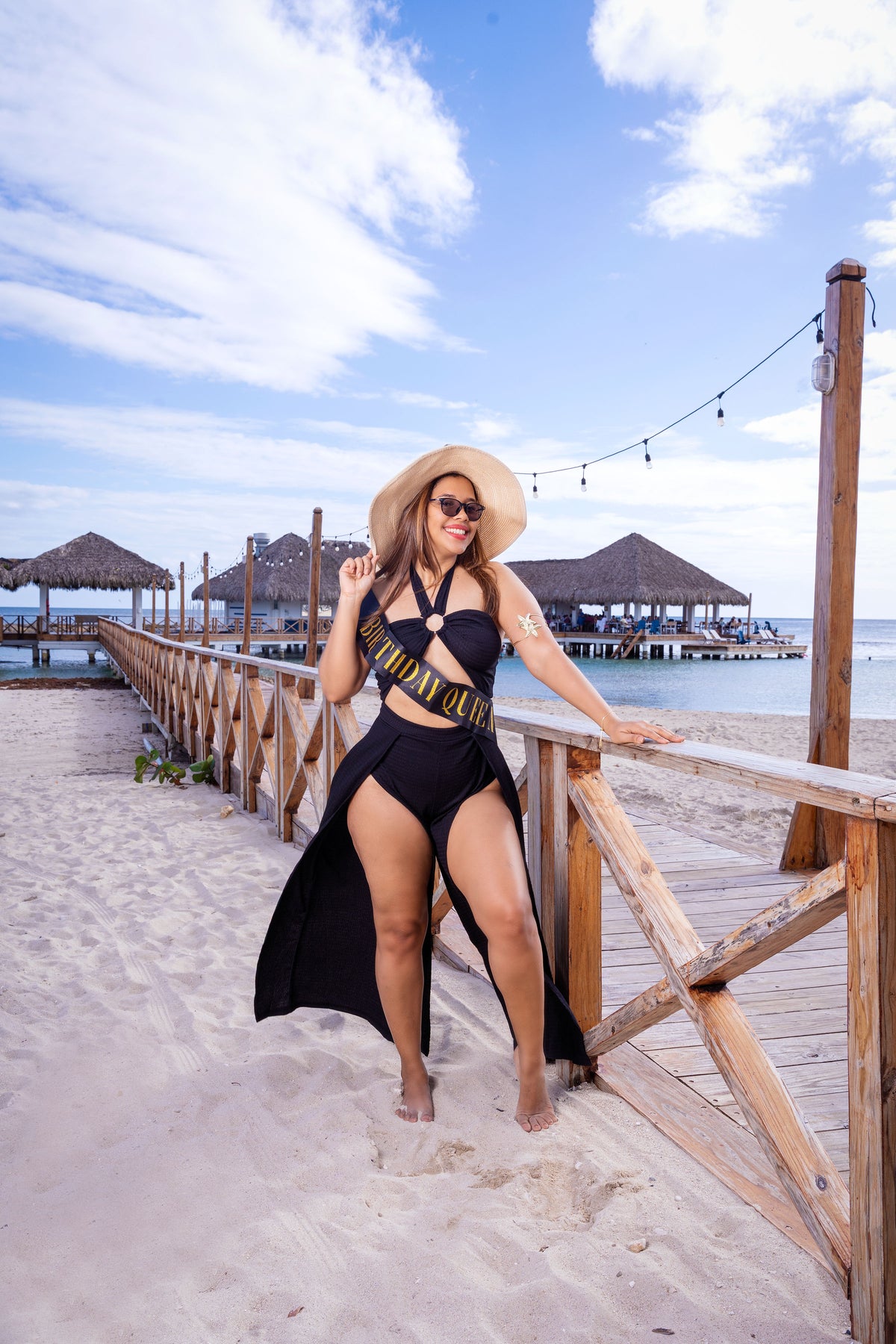 BLACK TIDE — Elegance by the Sea